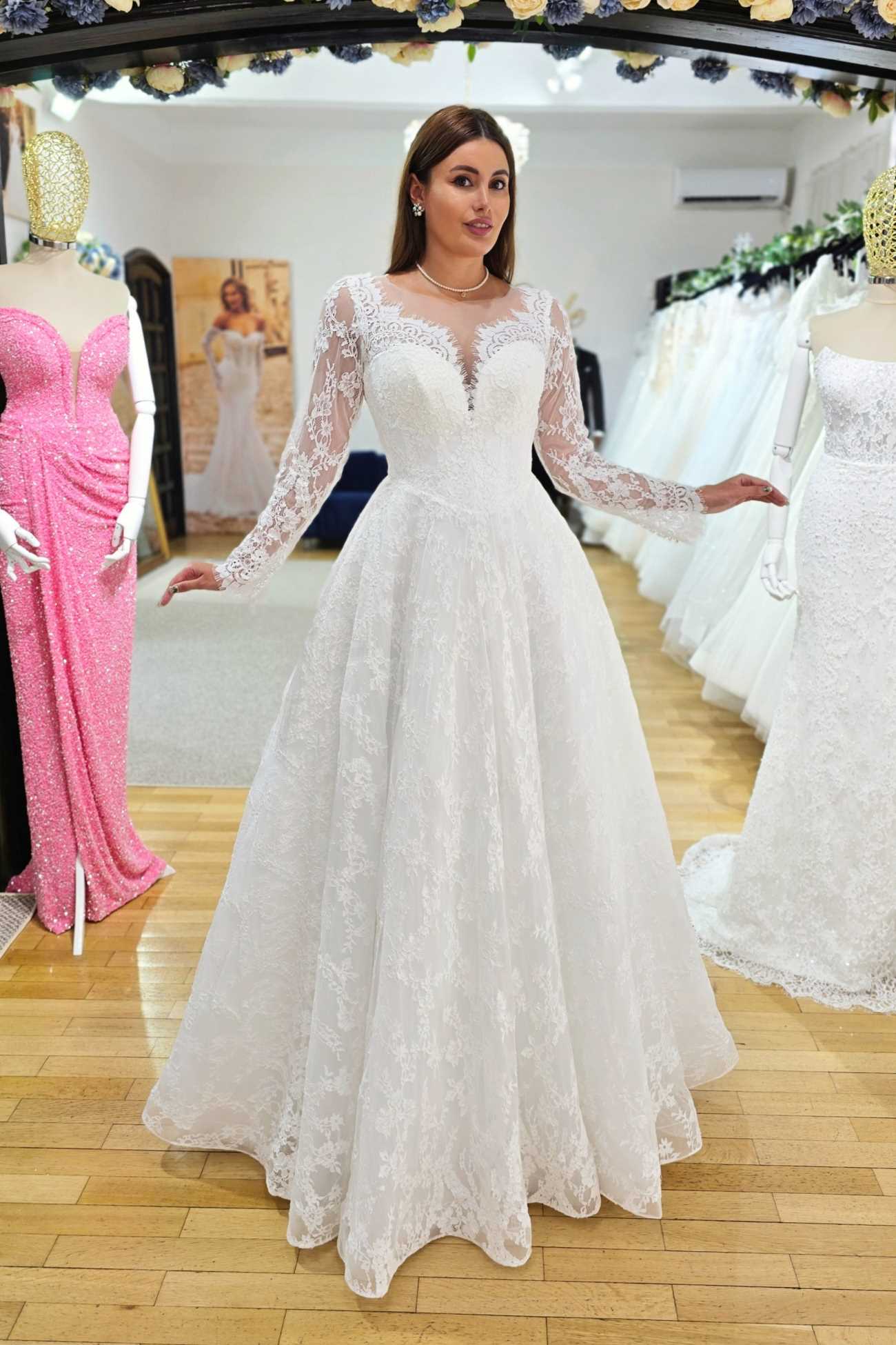 rochie de mireasa din dantela Chantilly